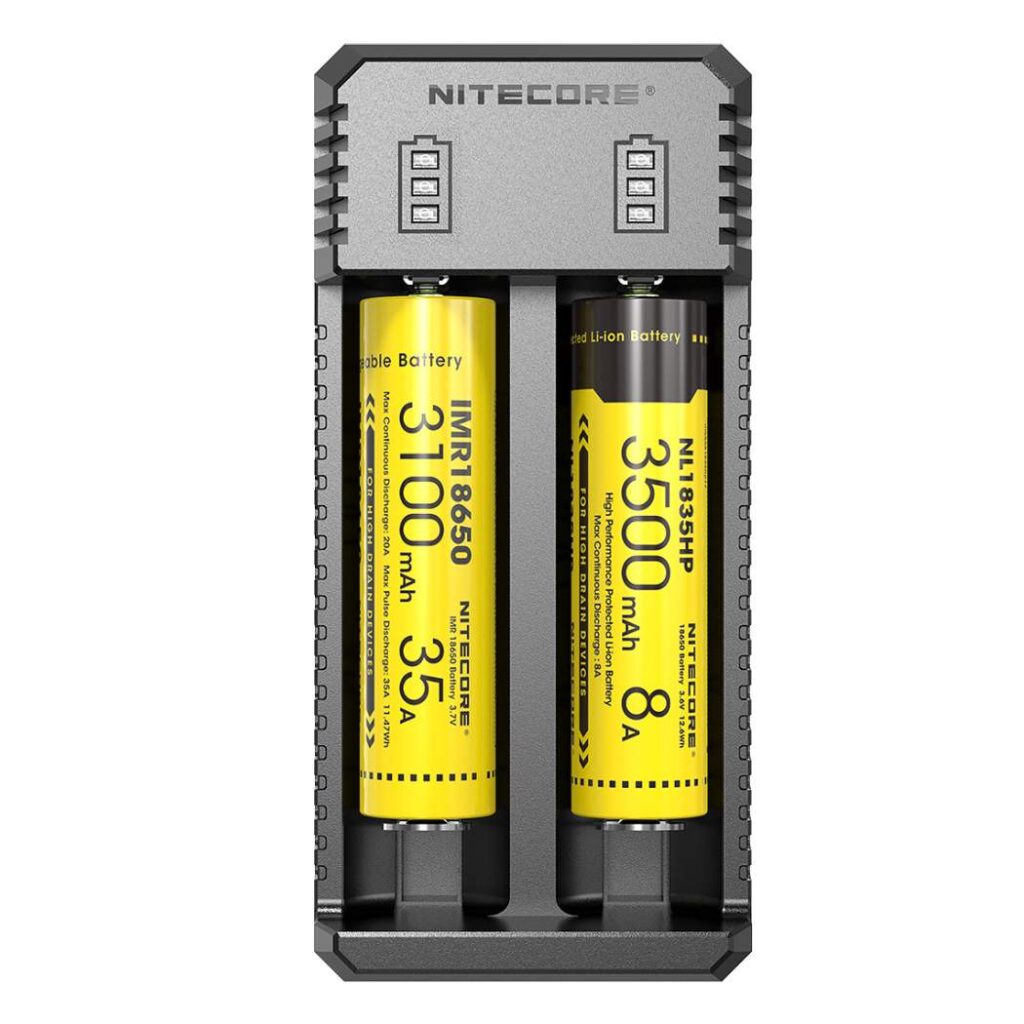 Nitecore UI2 USB-Ladegerät bietet Platz für zwei Akkus und leistet einen maximalen Ladestrom von 2 x 800mA.