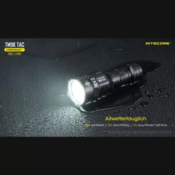 Die Nitecore TM9K Tac ist die hellste LED Taschenlampe in unserem Sortiment mit  brachialen 9800 Lumen und erreicht eine Leuchtweite bis zu 280m 