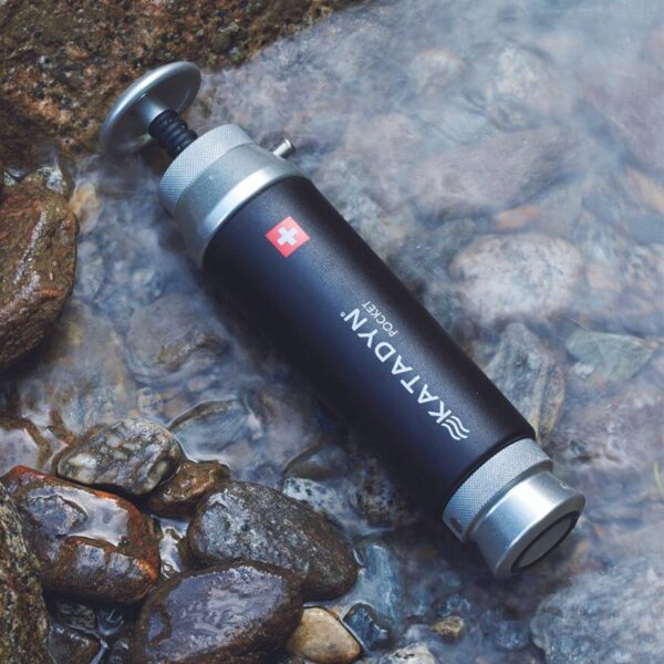 Katadyn Pocket Wasserfilter. Ein fast unzerstörbarer High End Wasserfilter mit einem Kompaktem Packmaß und einer sehr hohen Lebensdauer für 1-4 Personen.