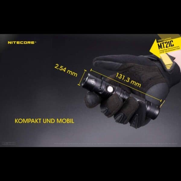 Nitecore MT21C Taschenlampe mit 90 Grad schwenkbaren Kopf und einer Leuchtweite bis zu 184m, der Batteriedeckel magnetisch und daher vielseitig einsetzbar