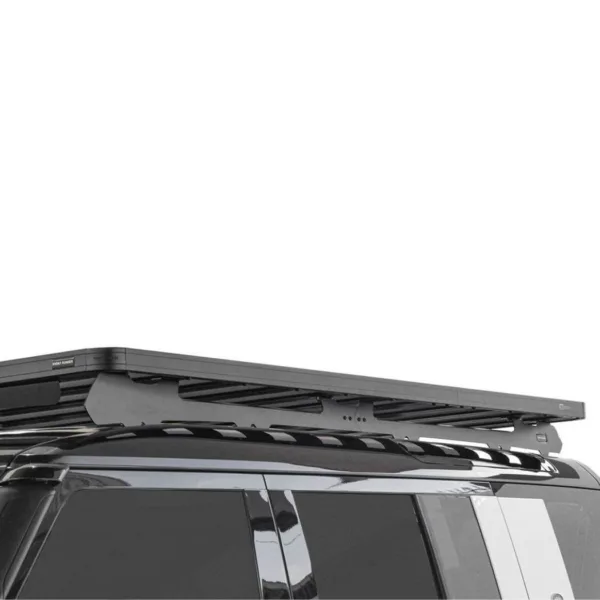 New Defender 110 Front Runner Slimline II Dachträger Kit bietet dir zusätzlichen Stauraum auf dem Dach, Offroad tauglich, robust und mit viel Zubehör erhältlich.